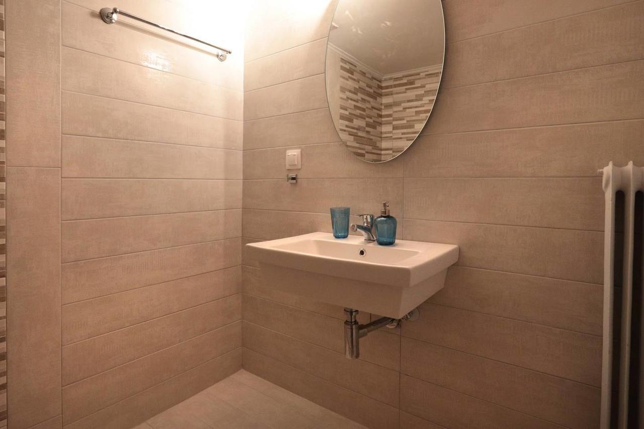Pale Coloured Apt In Athens Historic Centre Extérieur photo