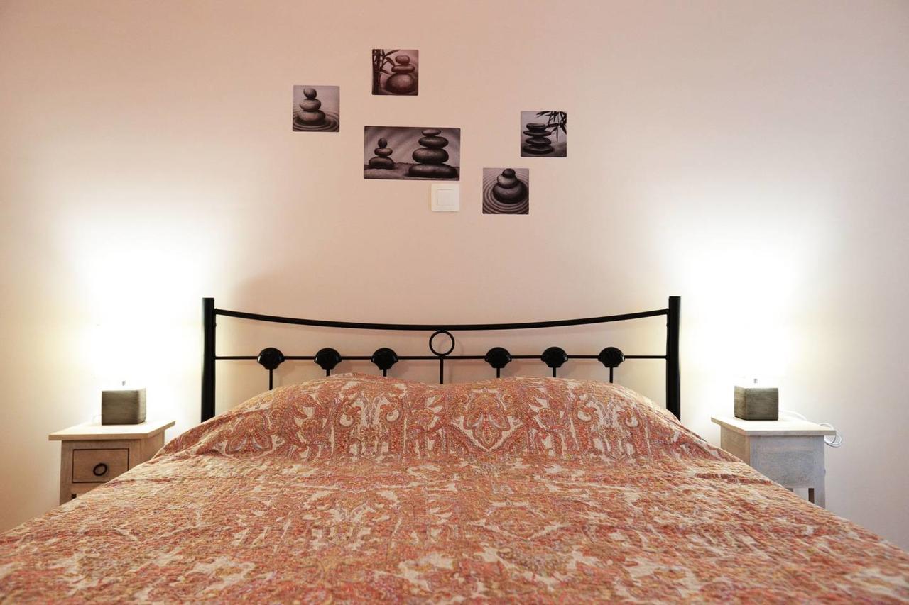 Pale Coloured Apt In Athens Historic Centre Extérieur photo